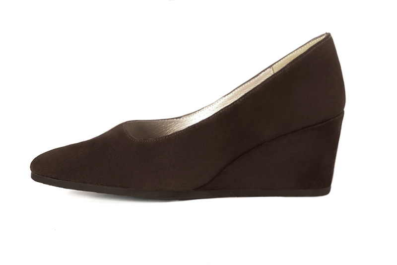Dark brown women's dress pumps,with a square neckline. Tapered toe. Medium wedge heels. Profile view - Florence KOOIJMAN